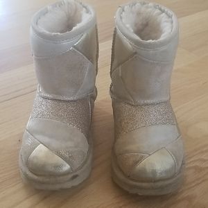 UGG gold patches size 11